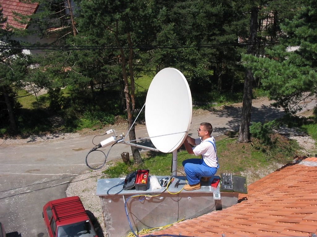 SATELITNÉ DÁTOVÉ KOMUNIKÁCIE